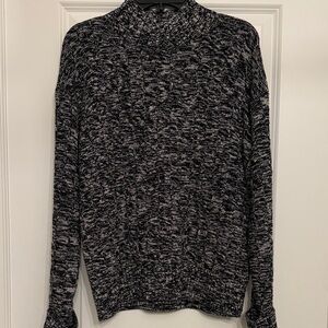 North River Outfitters black and white sweater in size large